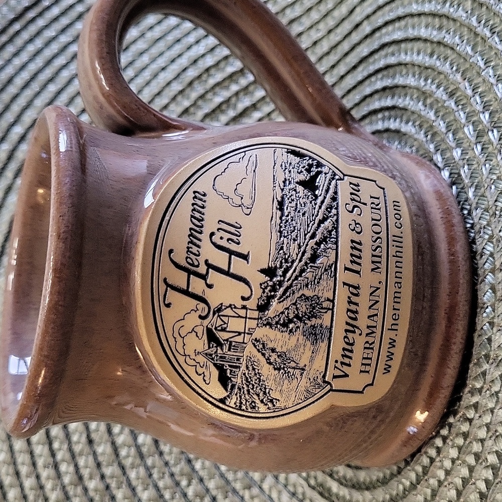 Deneen Pottery mug, TAN, great pre-owned condition, Hermann Hill